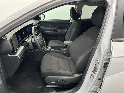 Used 2024 Hyundai Kona SEL AWD/4WD image 9