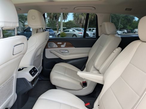 Used 2020 Mercedes-Benz GLS 450 4MATIC w/ Convenience Package image 15