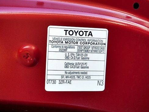 Used 2022 Toyota C-HR XLE image 34