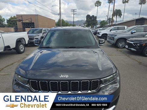 Used 2023 Jeep Grand Cherokee L Limited AWD/4WD image 3
