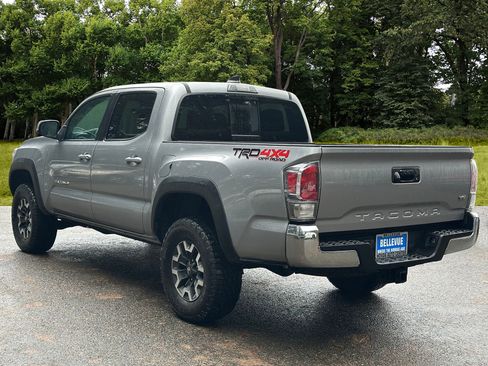 Used 2021 Toyota Tacoma TRD Off-Road image 2