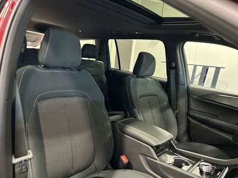 New 2026 Jeep Grand Cherokee L Laredo image 37