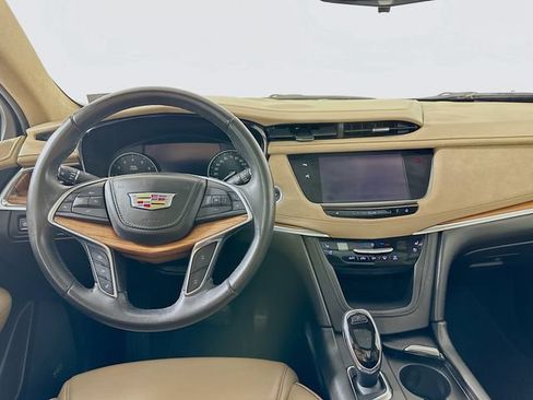 Used 2018 Cadillac XT5 Platinum w/ Driver Assist Package AWD/4WD image 30