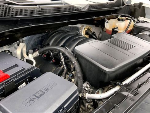 Used 2024 Chevrolet Silverado 1500 Custom Trail Boss AWD/4WD image 32