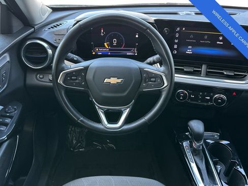 Used 2025 Chevrolet Trax LT w/ Driver Confidence Package FWD image 16