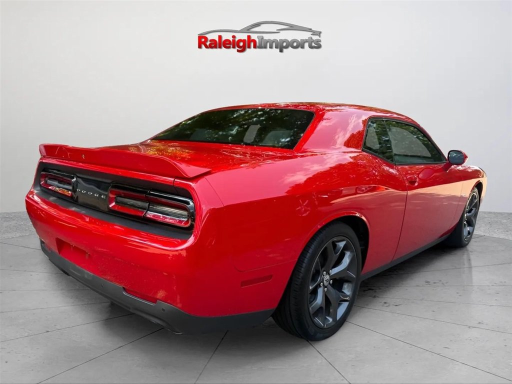 Used 2019 Dodge Challenger R/T RWD image 4