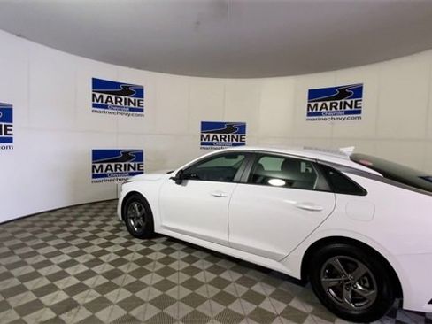 Used 2023 Kia K5 LXS image 8