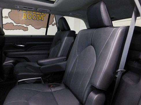 Used 2024 Toyota Grand Highlander Limited image 78