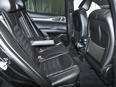 Used 2023 Alfa Romeo Stelvio Veloce image 56