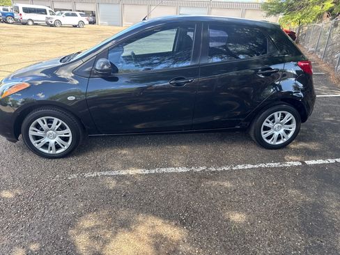 Used 2014 MAZDA MAZDA2 Sport FWD image 4