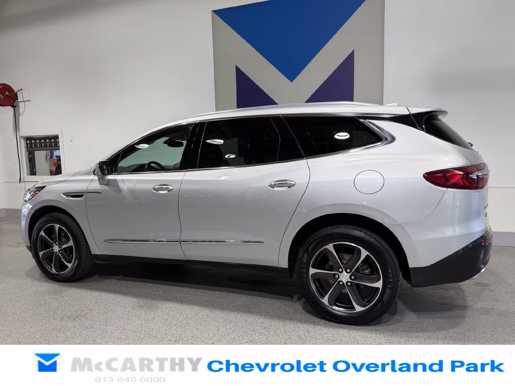 Used 2021 Buick Enclave Essence w/ Sport Touring Edition FWD image 7