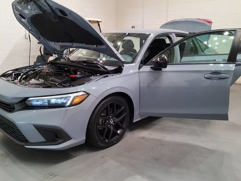 Used 2023 Honda Civic Sport image 9