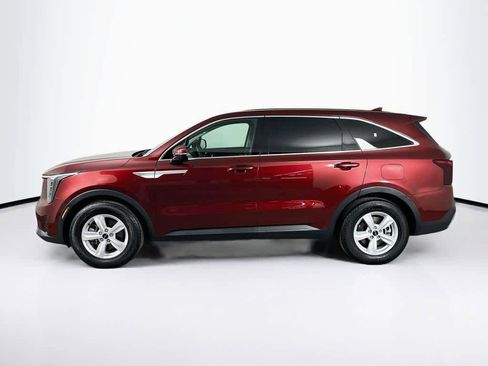 Used 2025 Kia Sorento LX FWD image 3