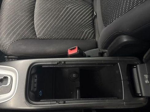 Used 2014 Dodge Journey SXT w/ Flexible Seating Group image 42