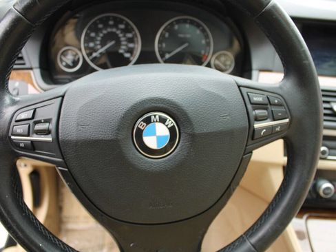Used 2011 BMW 535i xDrive Sedan image 35