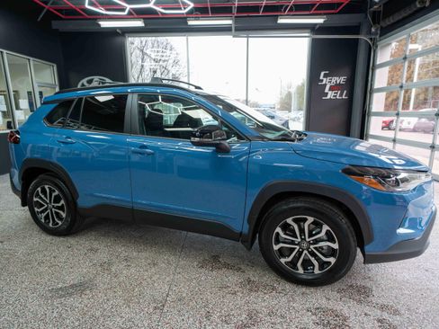 Certified 2026 Toyota Corolla Cross SE image 6