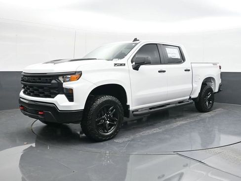New 2026 Chevrolet Silverado 1500 Custom Trail Boss w/ LPO, Dark Essentials Package AWD/4WD image 4