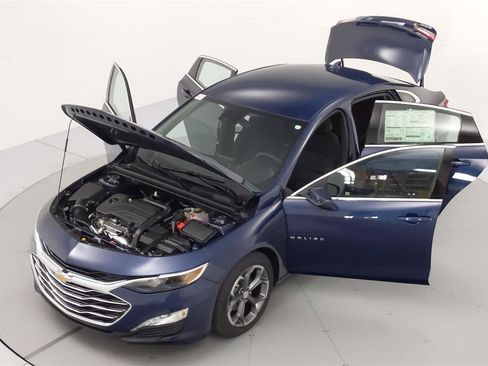 Used 2020 Chevrolet Malibu LT image 16