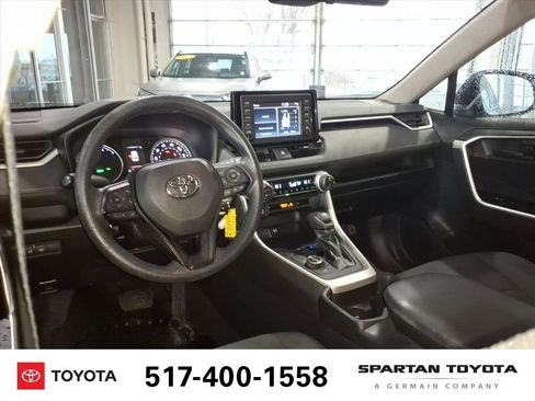 Used 2019 Toyota RAV4 LE w/ Carpet Mat Package image 12