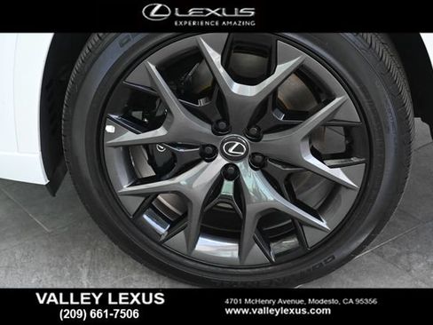 Used 2025 Lexus TX 500h AWD w/ Technology Package image 21