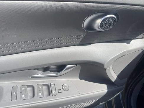 Used 2024 Hyundai Elantra SEL FWD image 12