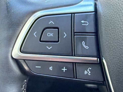 Used 2020 Toyota Highlander Limited image 16