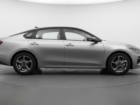 Used 2025 Kia K4 LXS image 11