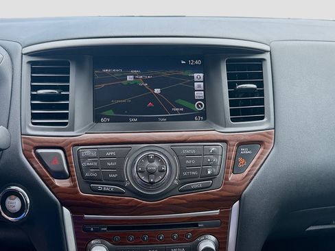 Used 2020 Nissan Pathfinder Platinum FWD image 10