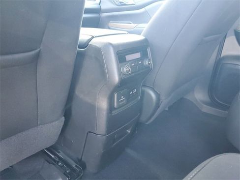 Used 2023 GMC Acadia SLE w/ Driver Convenience Package image 11