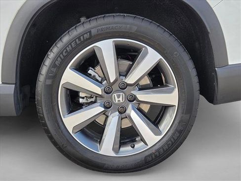 Used 2025 Honda Pilot Touring image 24