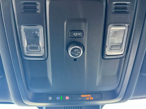 Used 2025 Chevrolet Tahoe LT image 35