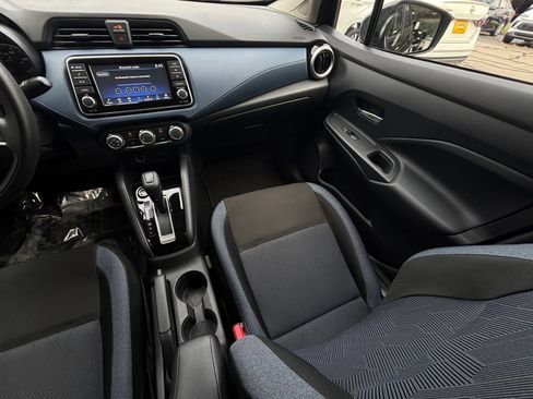 Used 2025 Nissan Versa SV FWD image 33