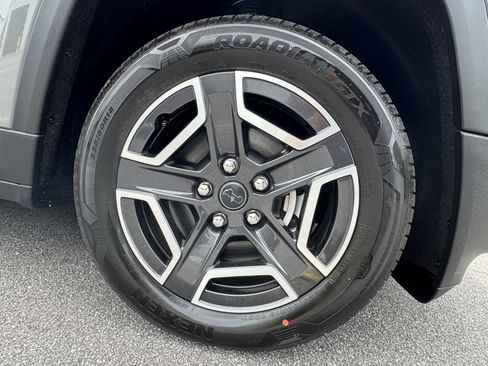 New 2026 Jeep Cherokee Laredo AWD/4WD image 14