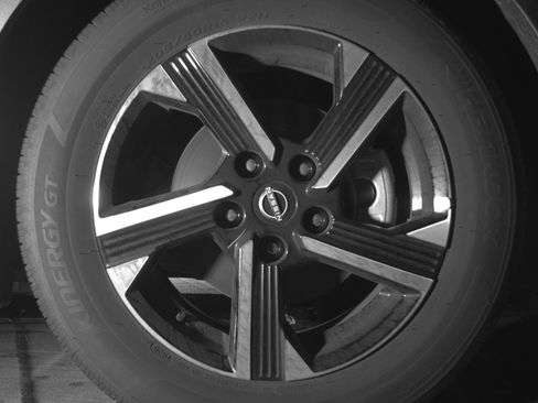 Used 2025 Nissan Sentra SV FWD image 13