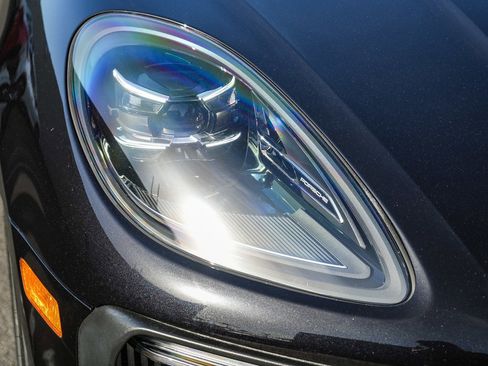 Used 2022 Porsche Macan S AWD/4WD image 8