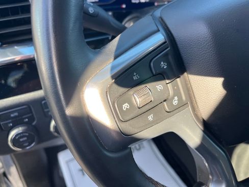 Used 2024 Chevrolet Silverado 1500 LT image 11