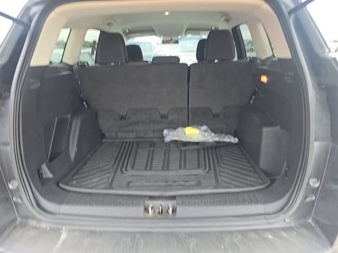Used 2018 Ford Escape SE w/ SE Sync 3 Package AWD/4WD image 23
