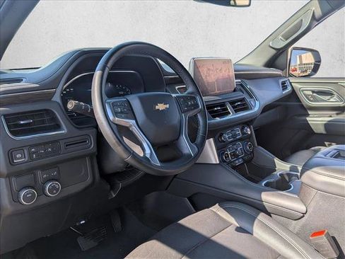 Used 2024 Chevrolet Suburban LT image 10