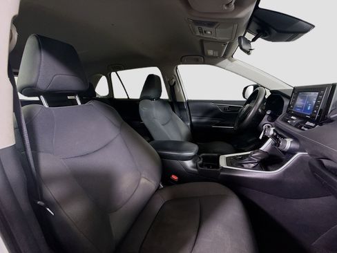 Used 2022 Toyota RAV4 LE image 28