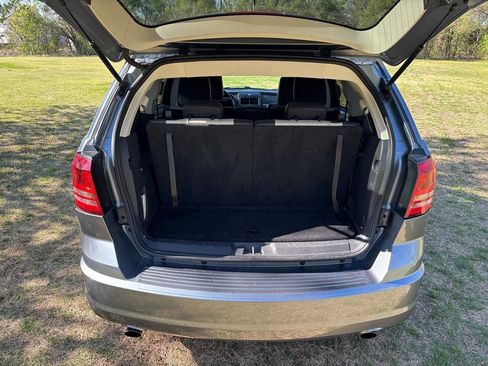 Used 2009 Dodge Journey R/T w/ Flexible Seating Group image 22