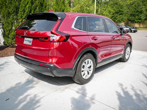 Used 2024 Honda CR-V LX image 11