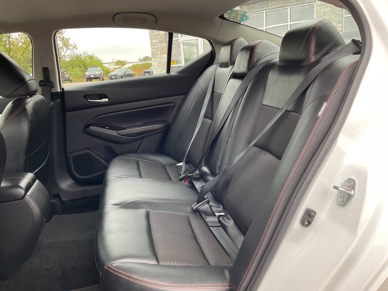 Used 2025 Nissan Altima 2.5 SR FWD image 32