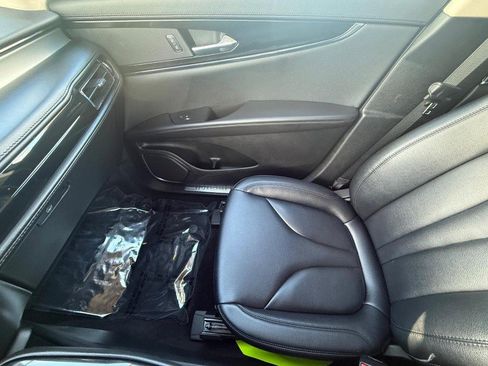 Certified 2022 Lincoln Nautilus AWD w/ Premium Package image 23