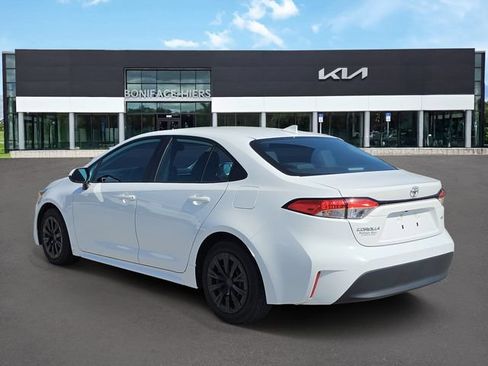 Used 2024 Toyota Corolla LE FWD image 3