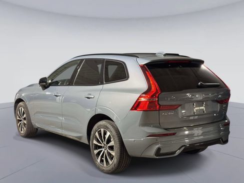 Used 2023 Volvo XC60 B5 Plus w/ Protection Package Premier AWD/4WD image 3