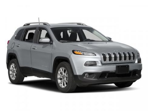 Used 2016 Jeep Cherokee Latitude w/ Comfort/Convenience Group image 9