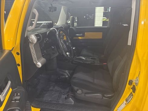 Used 2007 Toyota FJ Cruiser 4WD image 10