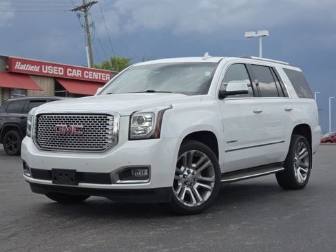 Used 2017 GMC Yukon Denali w/ Open Road Package AWD/4WD image 2