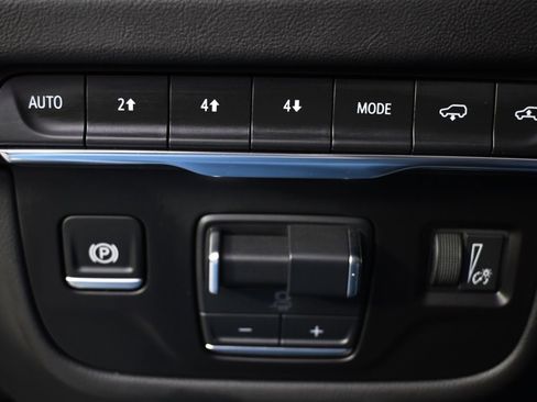 Used 2025 Cadillac Escalade Sport w/ Touring Package image 26