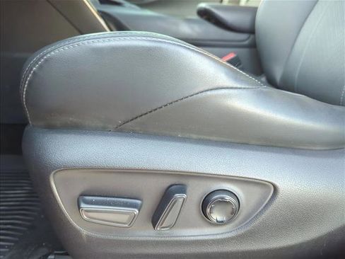 Used 2021 Toyota Venza Limited w/ Advanced Technology Package image 11